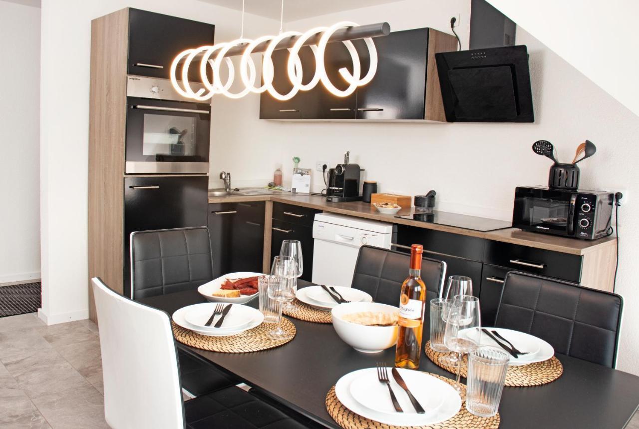 Blackncozy - Design Appartement Mit Boxspringbett Und Balkon Lorrach Ngoại thất bức ảnh