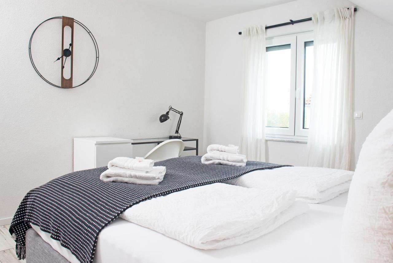 Blackncozy - Design Appartement Mit Boxspringbett Und Balkon Lorrach Ngoại thất bức ảnh